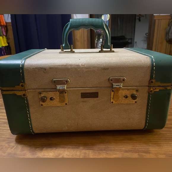 vintage globester by crown Other - Vintage Retro 50’s 60’s Globester Train Case travel decor unique rare